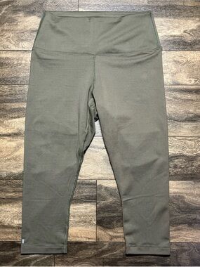 NOBULL Women's High-Rise Capri Leggings Army Green Size Medium Training Yoga